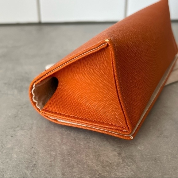 Tory Burch Sunglasses Case - Picture 8 of 9